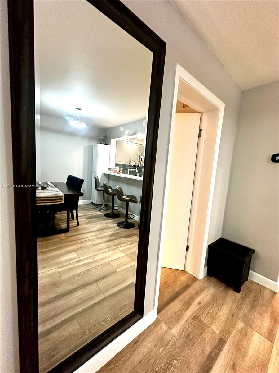 KINGS PARK GARDEN APTS CO - Residential Lease