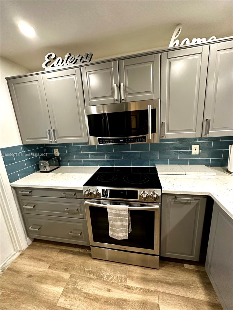 KINGS PARK GARDEN APTS CO - Residential Lease