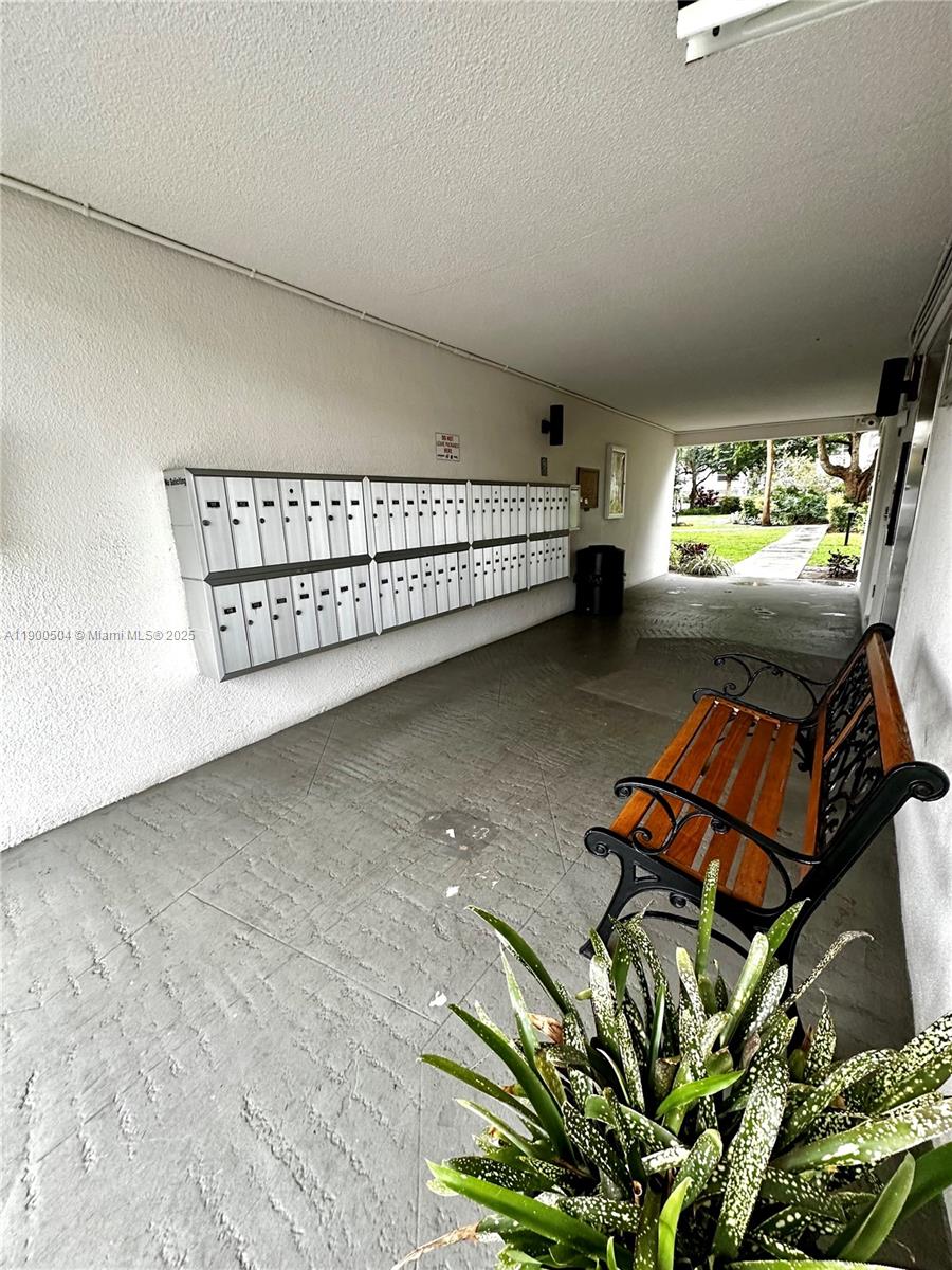 KINGS PARK GARDEN APTS CO - Residential Lease