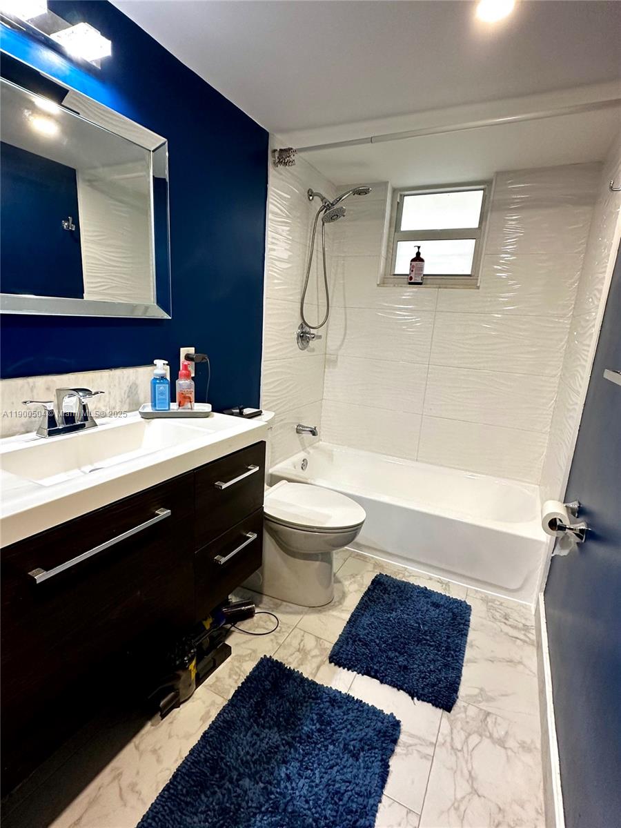 KINGS PARK GARDEN APTS CO - Residential Lease