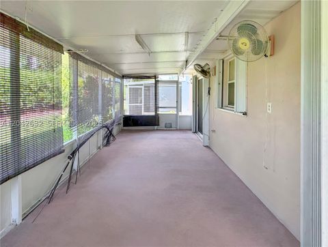 Tiny photo for 707 SE 22nd Dr, Homestead, FL 33033 (MLS # A12042632)