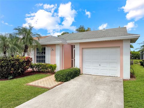 Tiny photo for 707 SE 22nd Dr, Homestead, FL 33033 (MLS # A12042632)