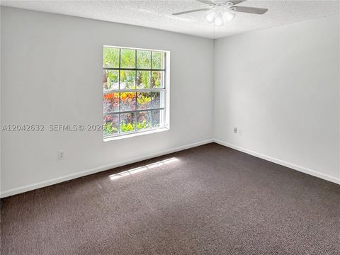 Tiny photo for 707 SE 22nd Dr, Homestead, FL 33033 (MLS # A12042632)