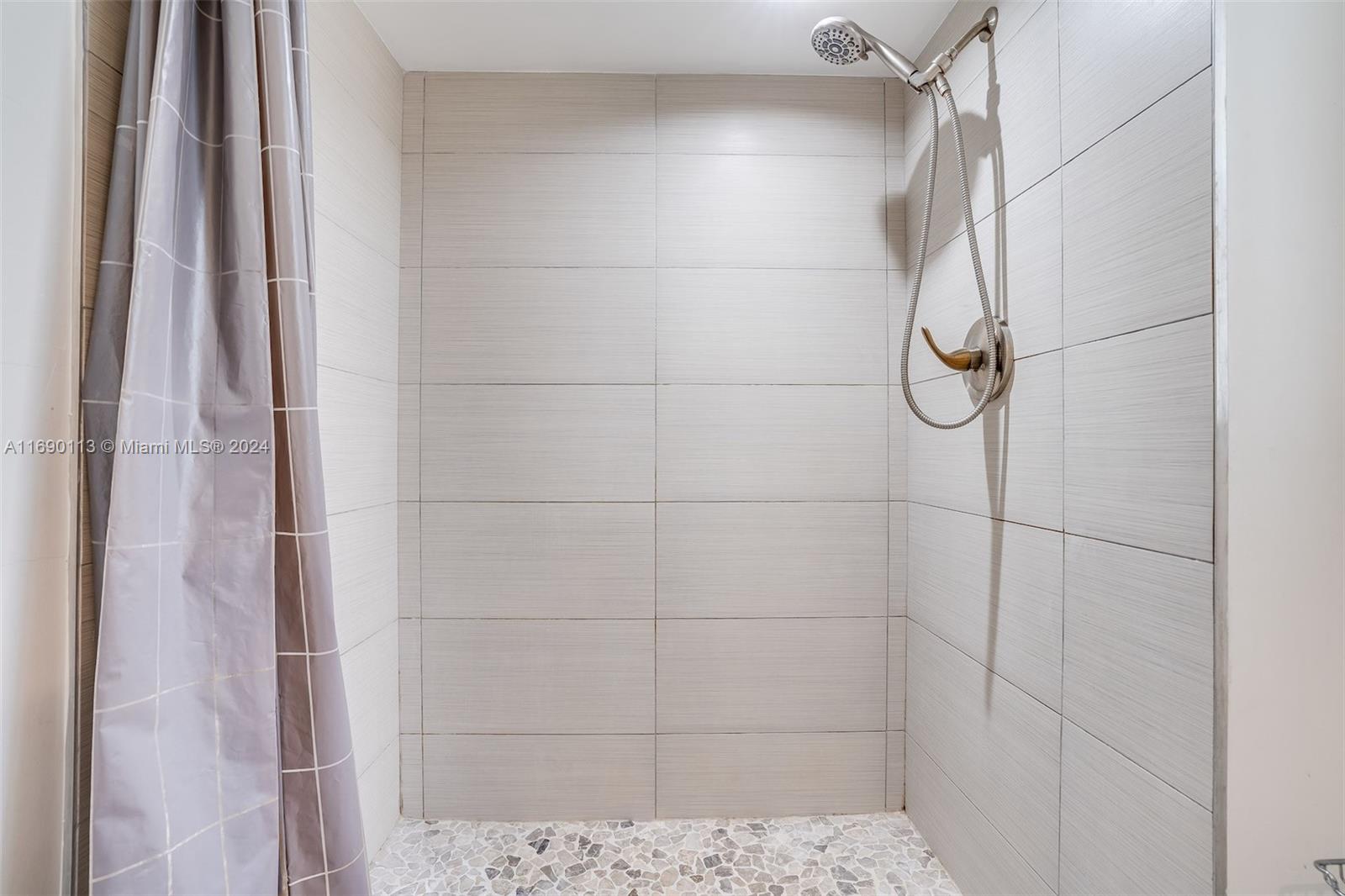 VILLA DORADA CONDO NO 2 - Residential