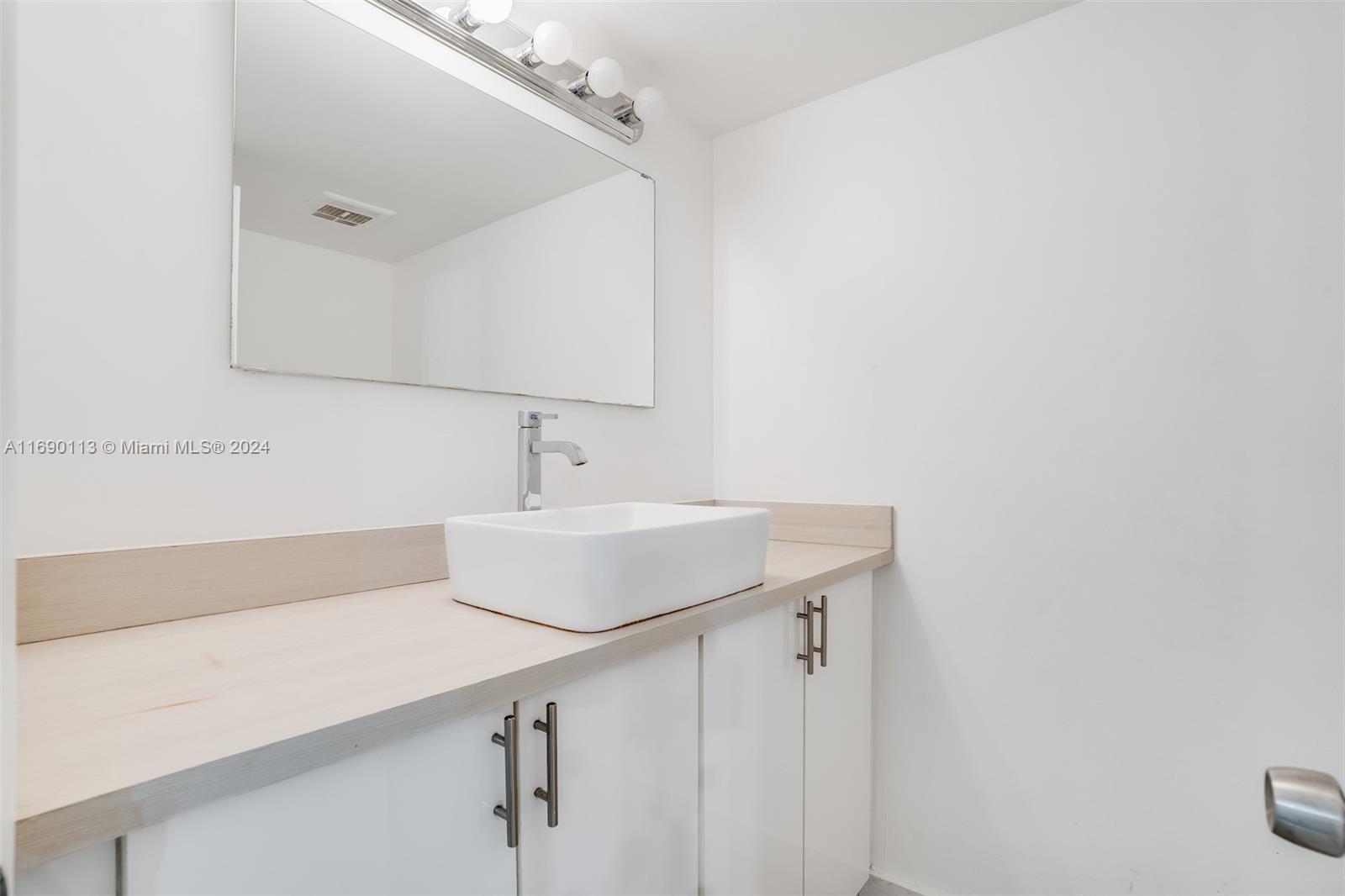 VILLA DORADA CONDO NO 2 - Residential