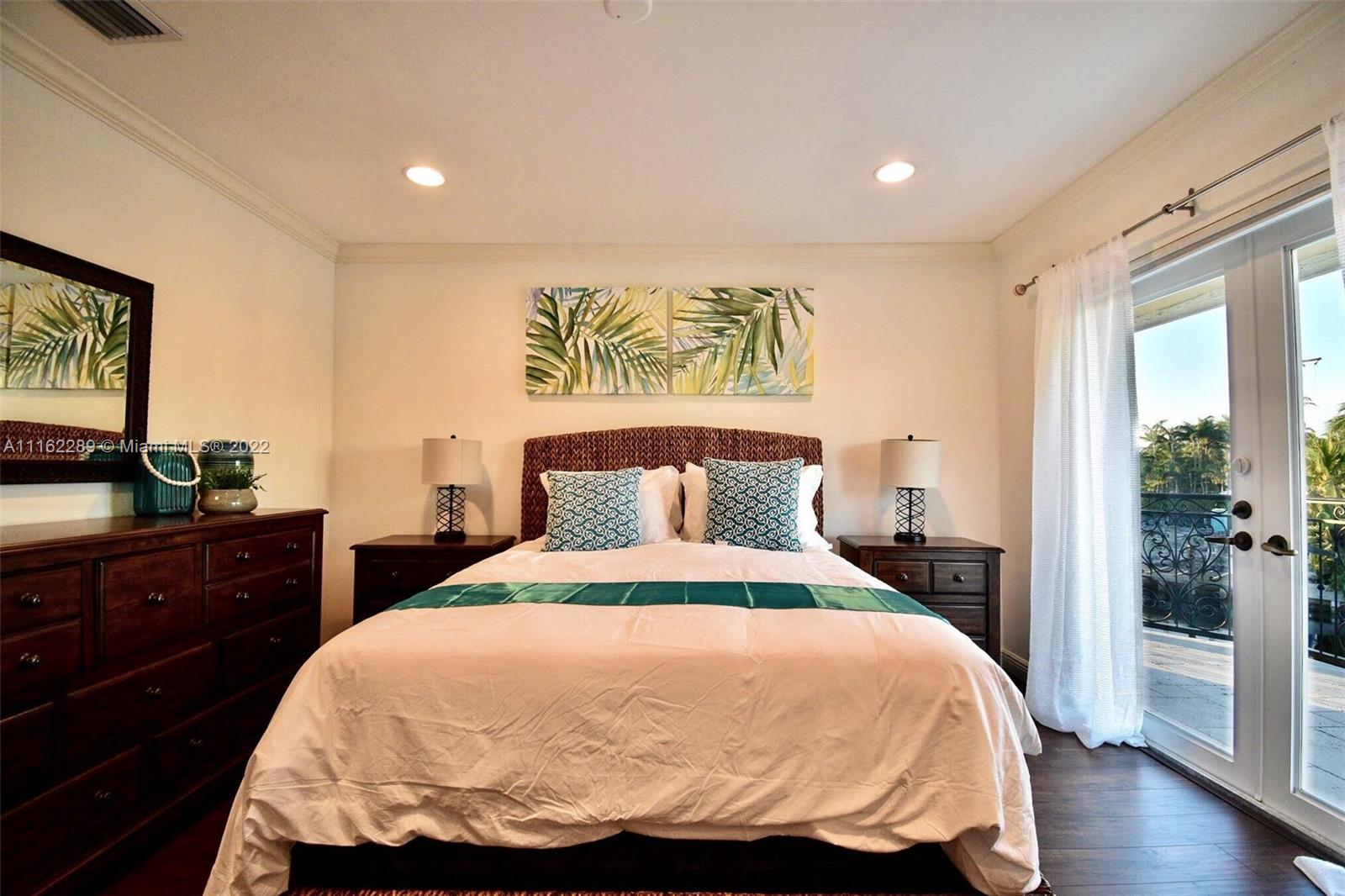 EASTERN SHORES - Residential