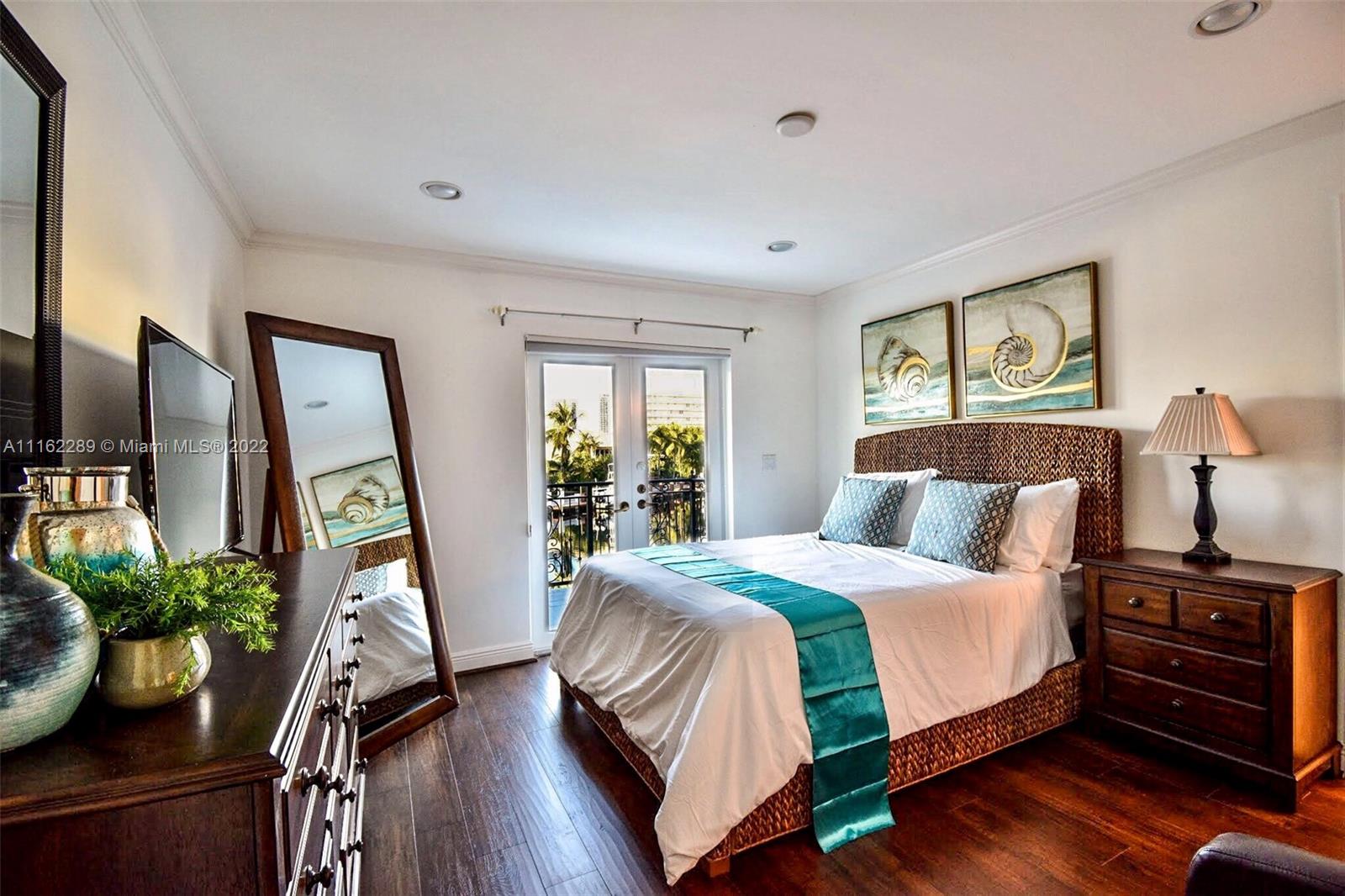 EASTERN SHORES - Residential