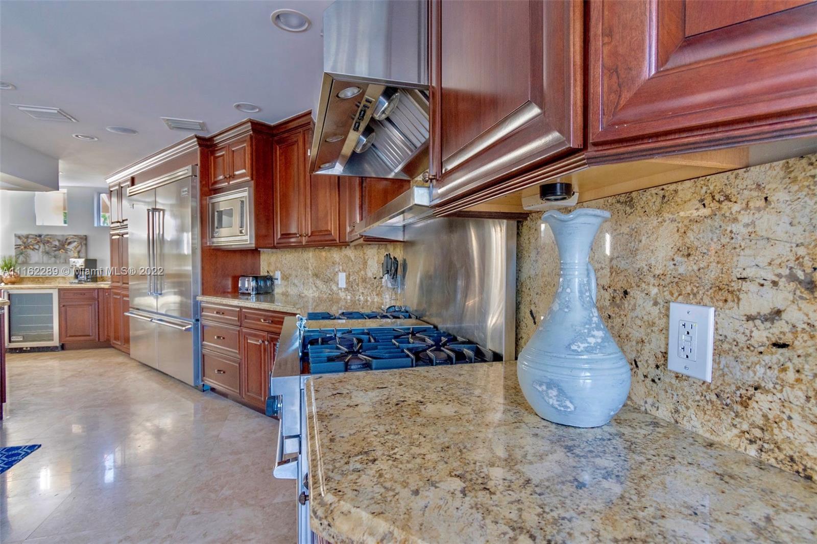 EASTERN SHORES - Residential