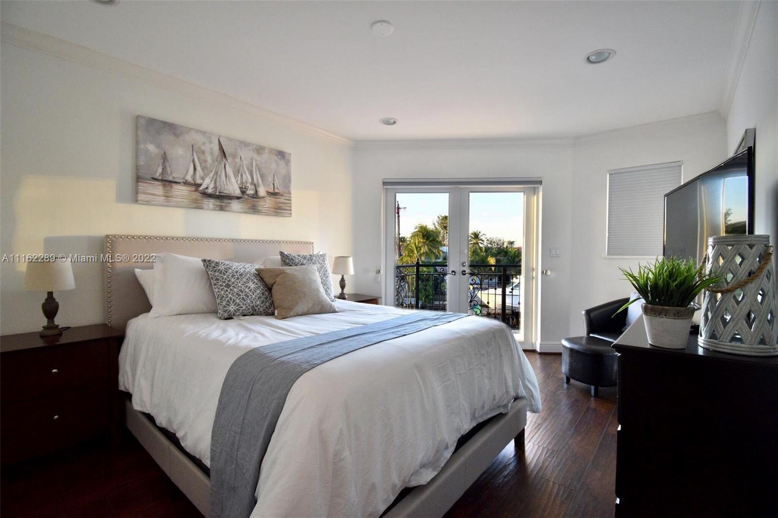 EASTERN SHORES - Residential