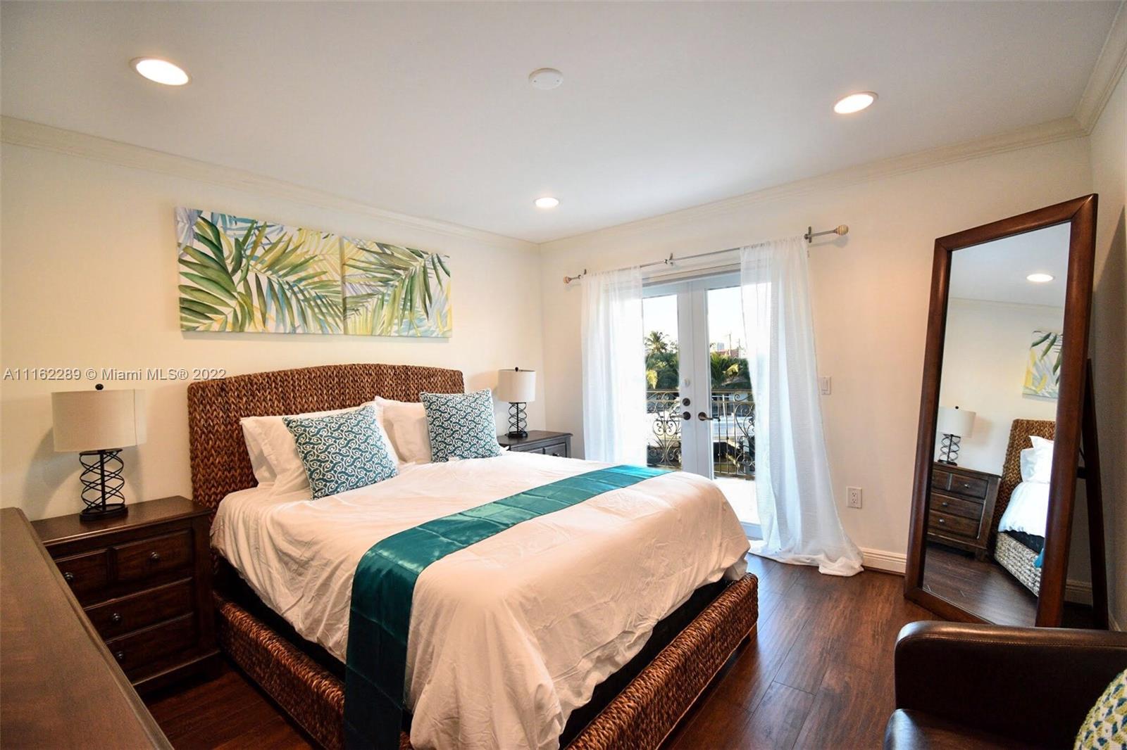 EASTERN SHORES - Residential