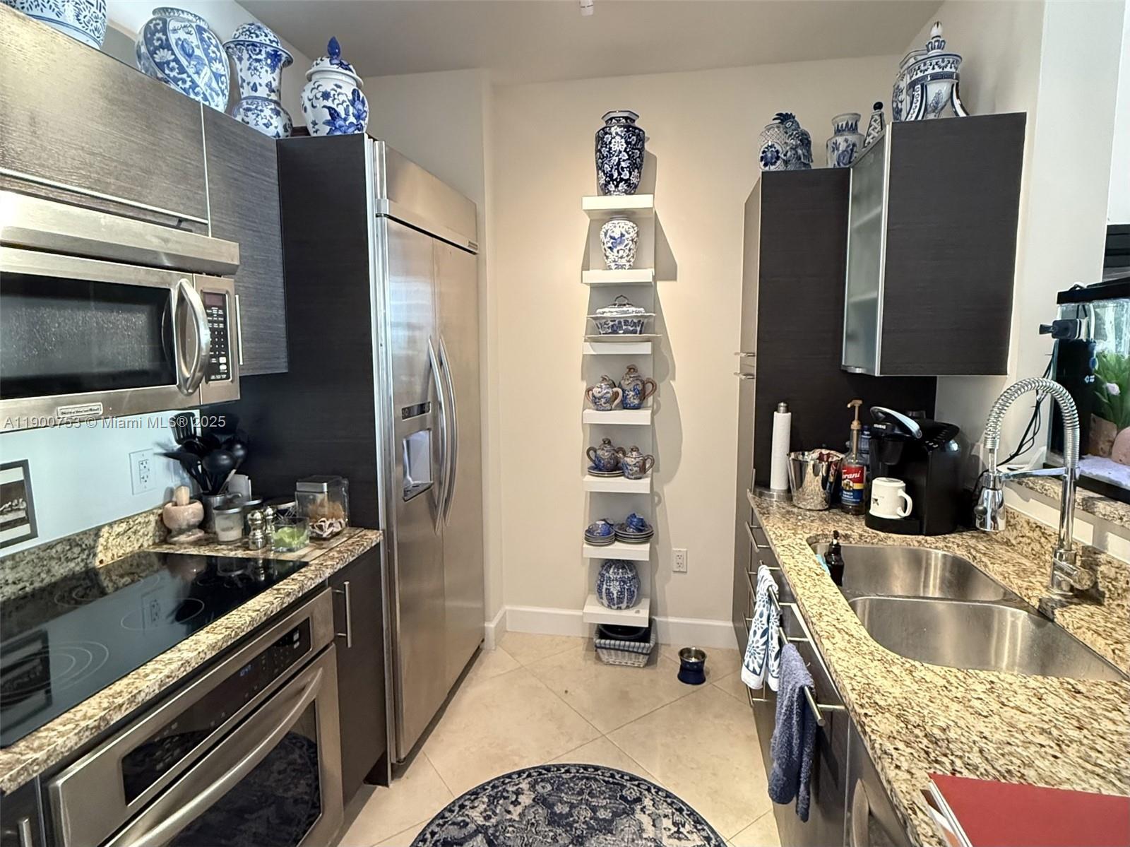 CITYPLACE SOUTH TOWER CON - Residential