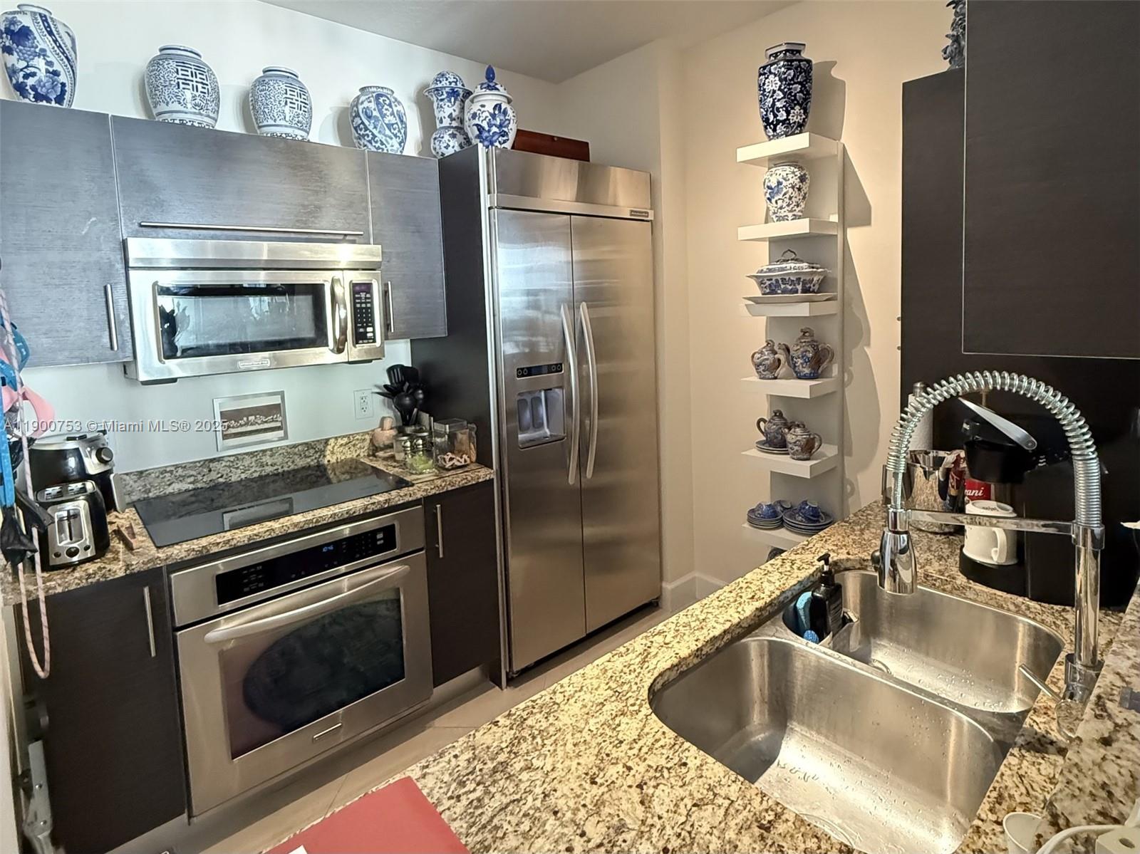 CITYPLACE SOUTH TOWER CON - Residential