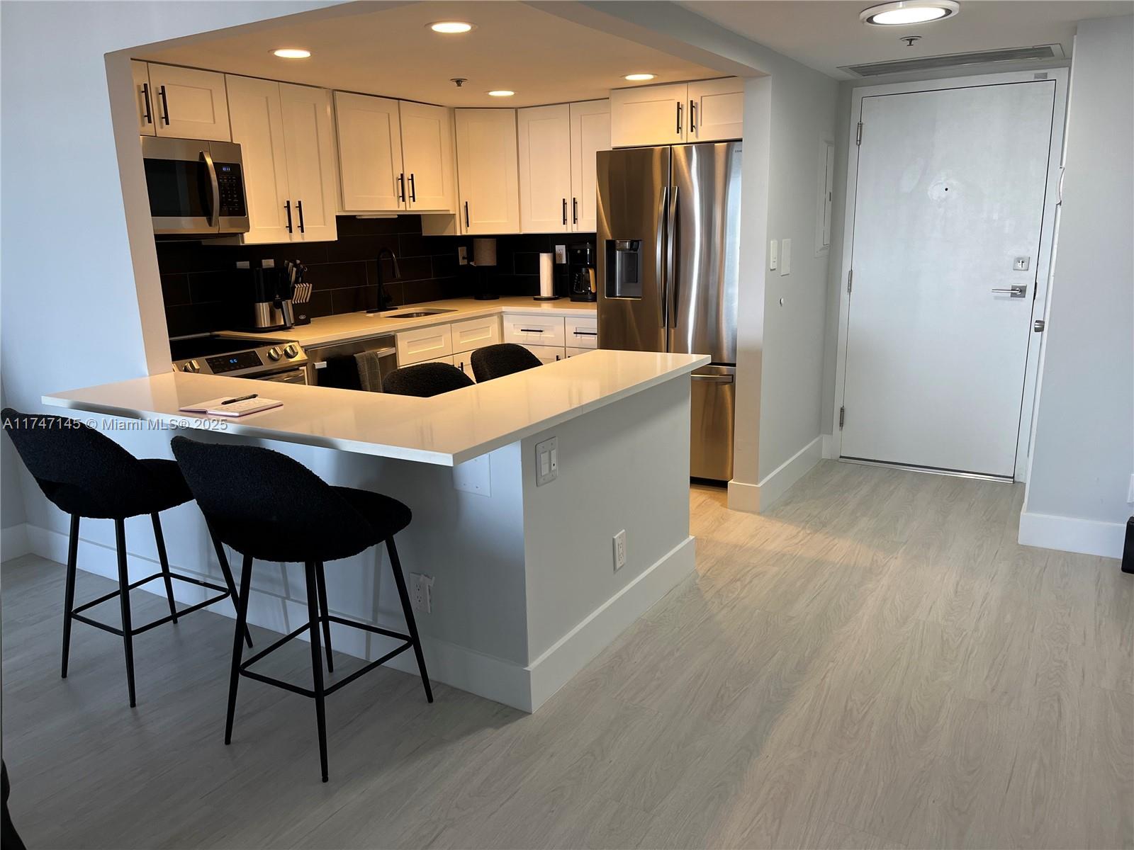 Property for Sale at 20355 Ne 34 Ct 2429, Aventura, Miami-Dade County, Florida - Bedrooms: 2 
Bathrooms: 2  - $499,000