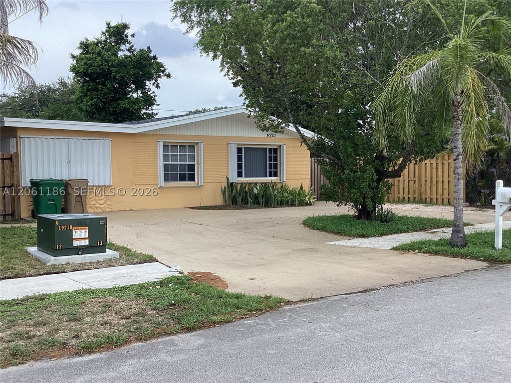 Photo of 4320 SW 56th Ave, Davie, FL 33314 (MLS # A12061186)