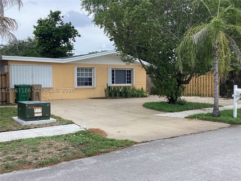 Photo of 4320 SW 56th Ave, Davie, FL 33314 (MLS # A12061186)