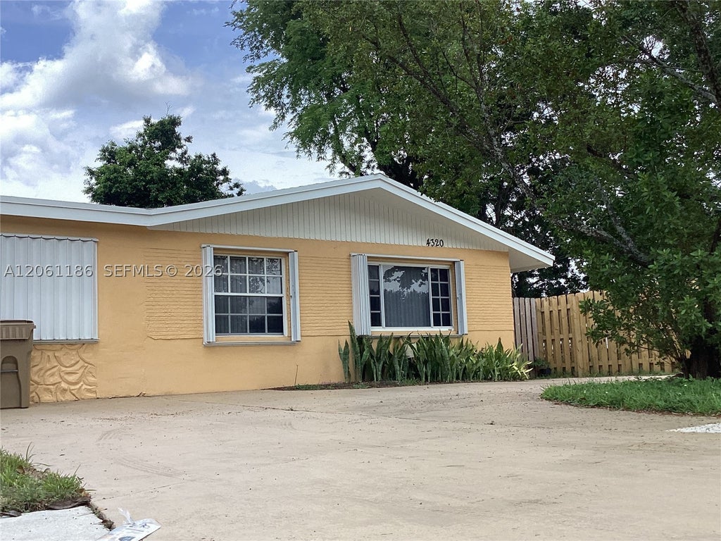 Photo of 4320 SW 56th Ave, Davie, FL 33314 (MLS # A12061186)