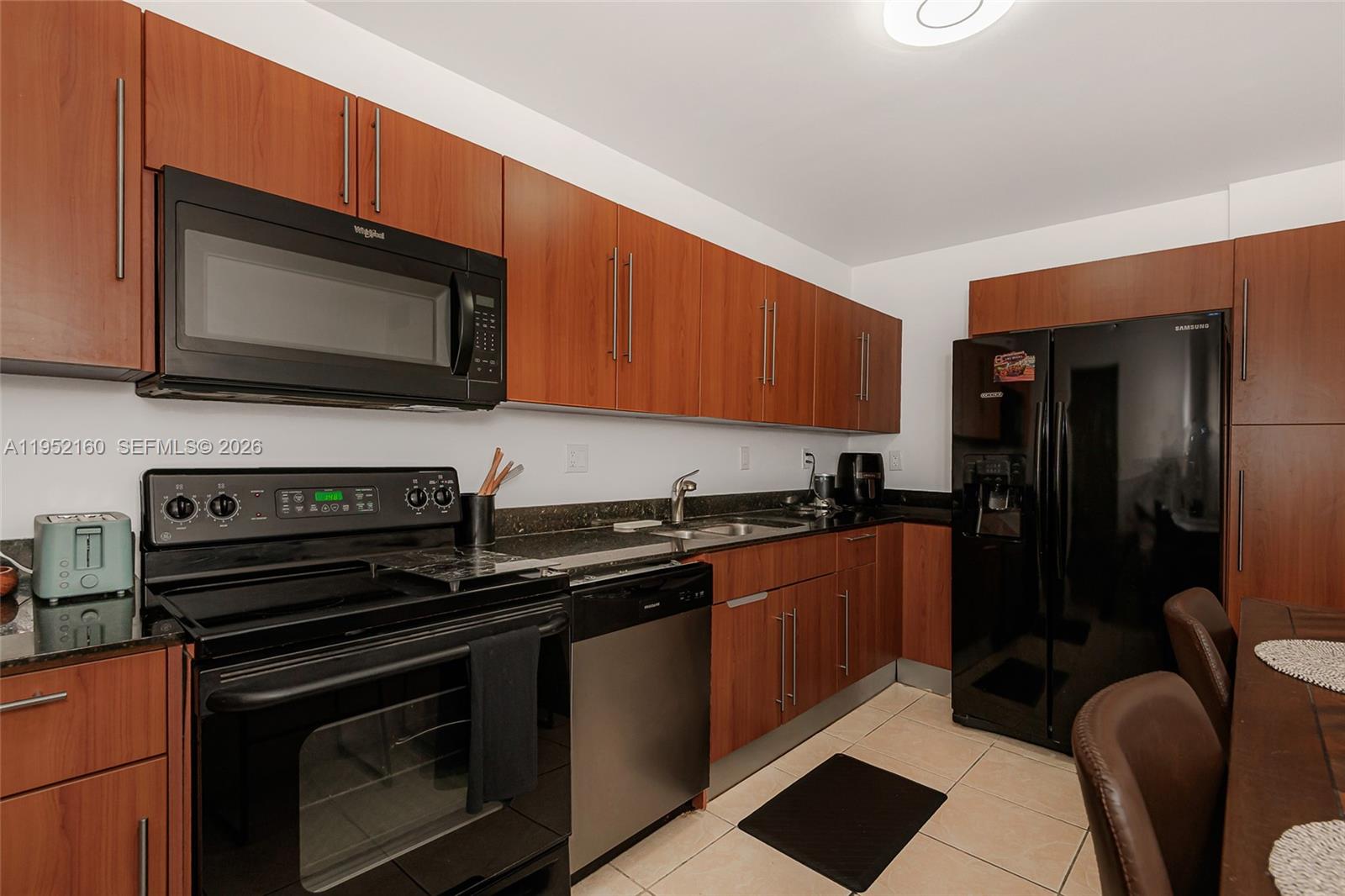 RESIDENCES ON HOLLYWOOD B - Residential