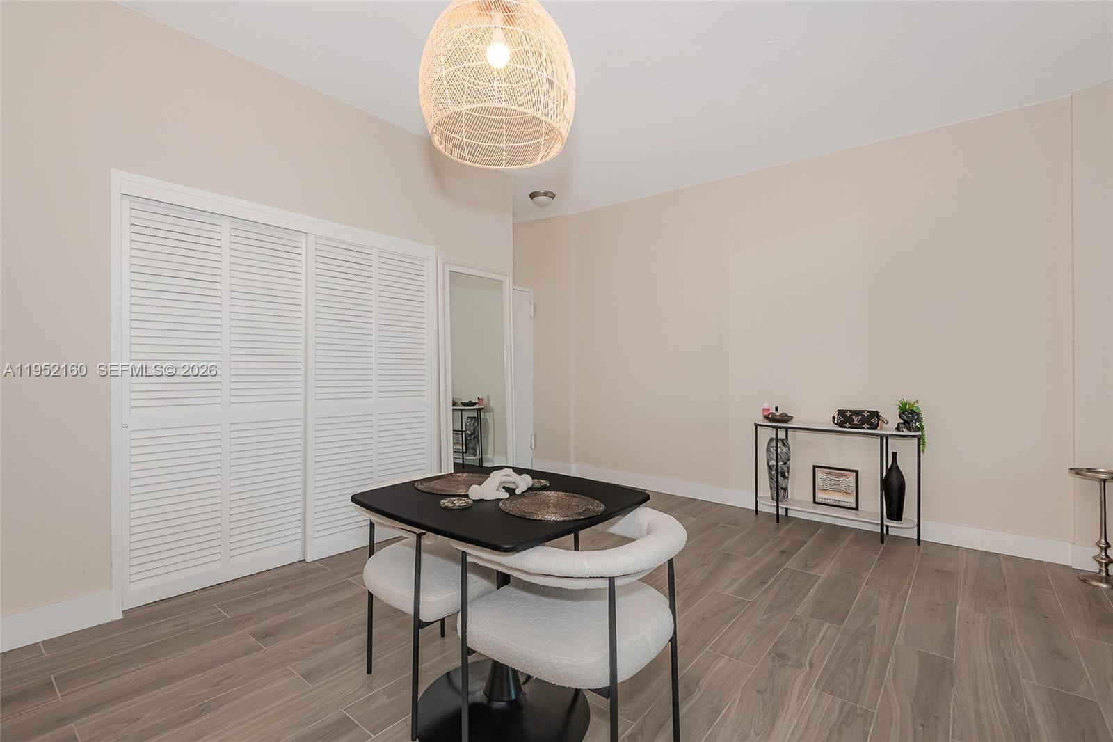 RESIDENCES ON HOLLYWOOD B - Residential