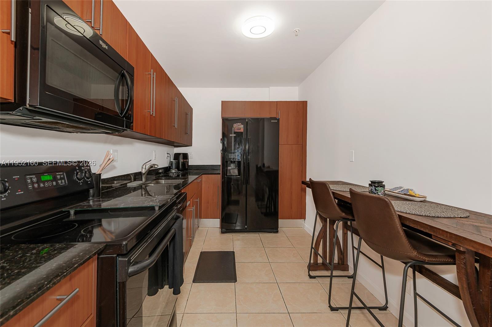 RESIDENCES ON HOLLYWOOD B - Residential