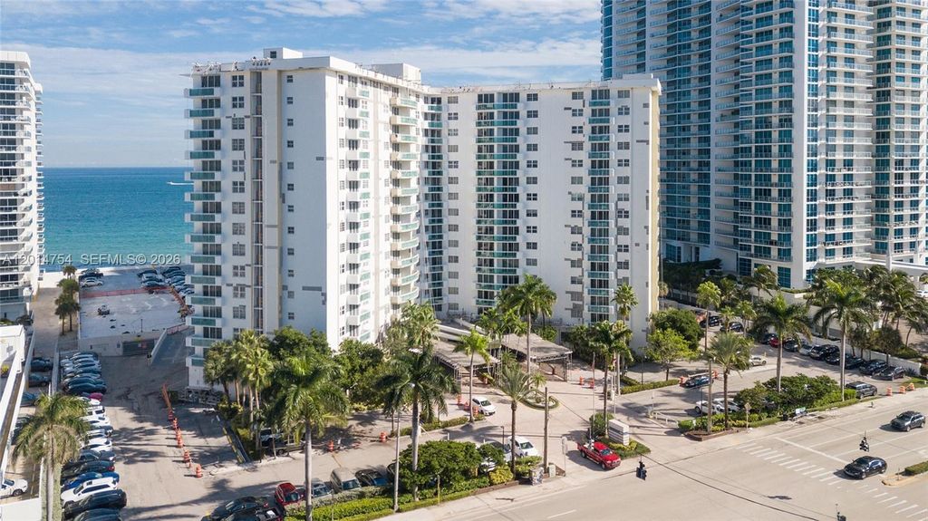 Photo of 3001 S Ocean Dr #1623, Hollywood, FL 33019 (MLS # A12014754)