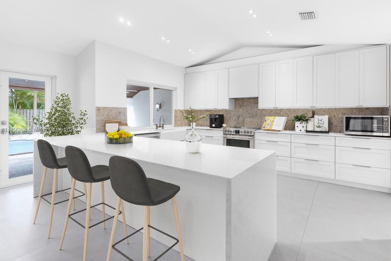 LIVE OAK ESTATES - Residential