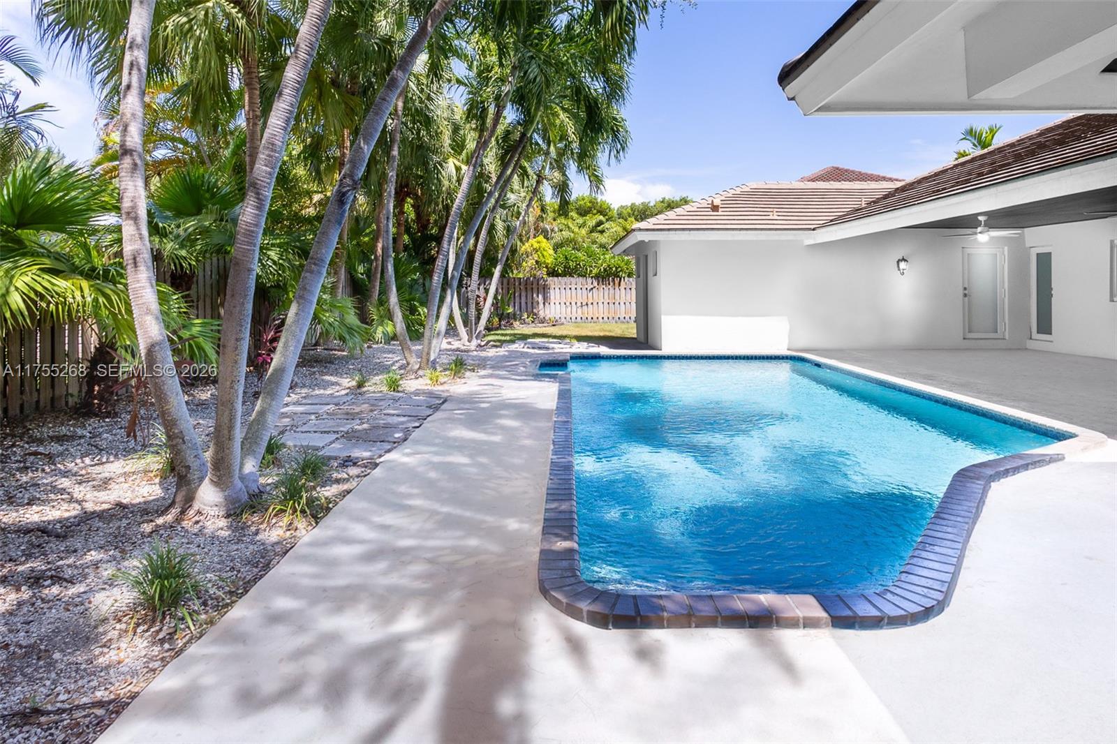 LIVE OAK ESTATES - Residential