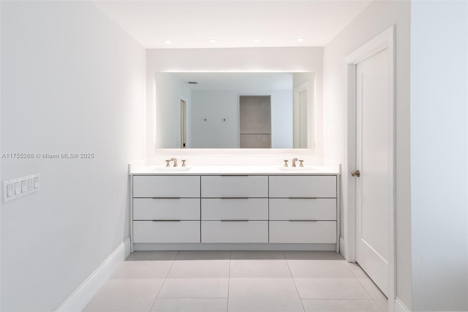 LIVE OAK ESTATES - Residential