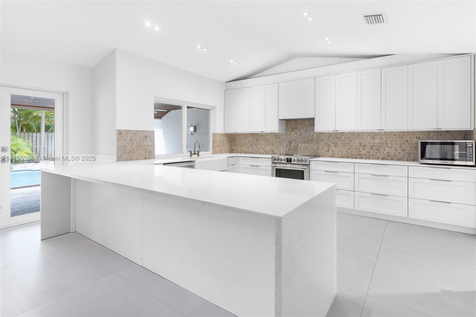 LIVE OAK ESTATES - Residential