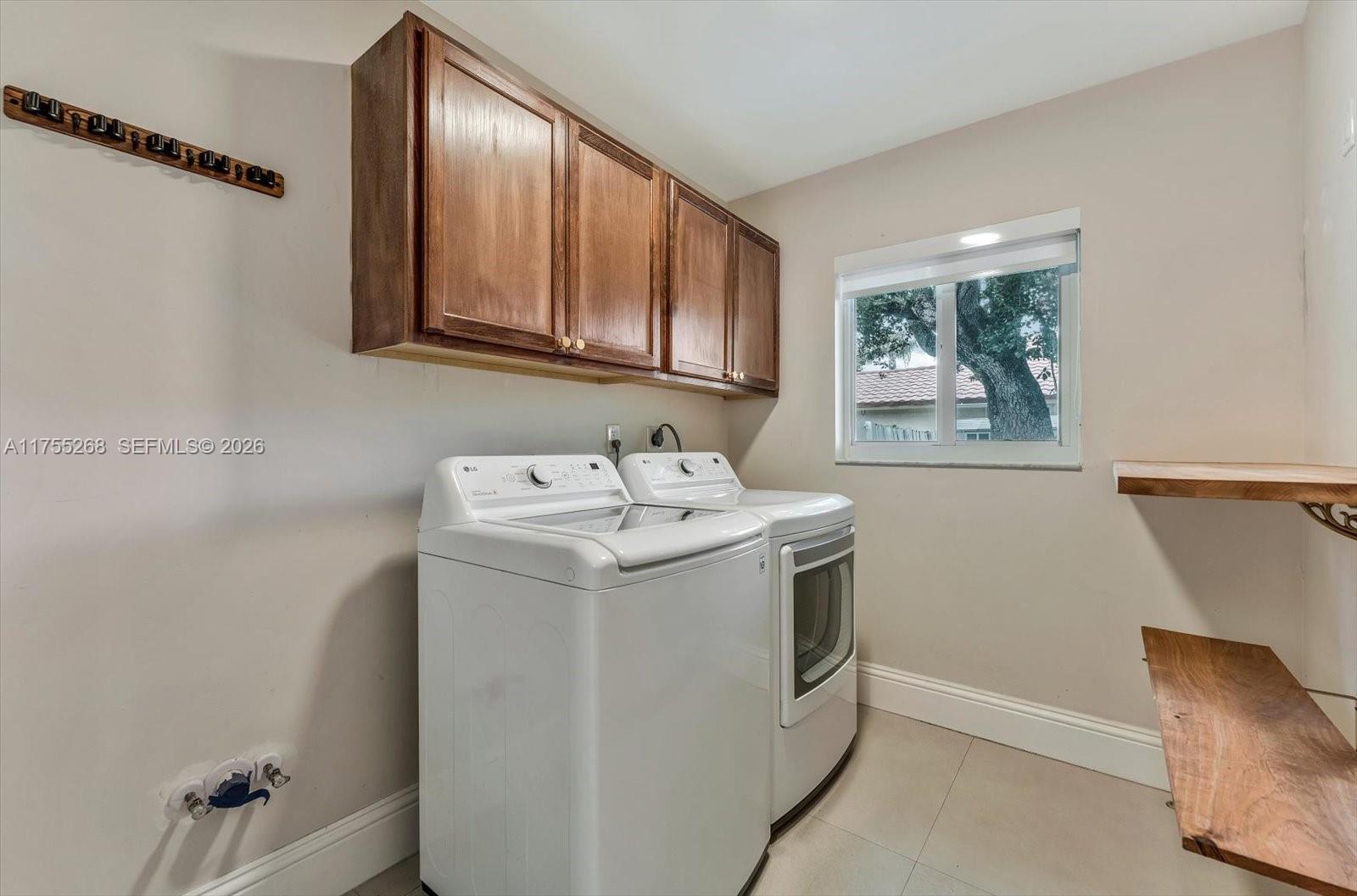LIVE OAK ESTATES - Residential