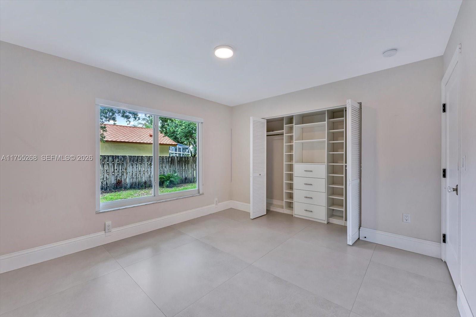 LIVE OAK ESTATES - Residential