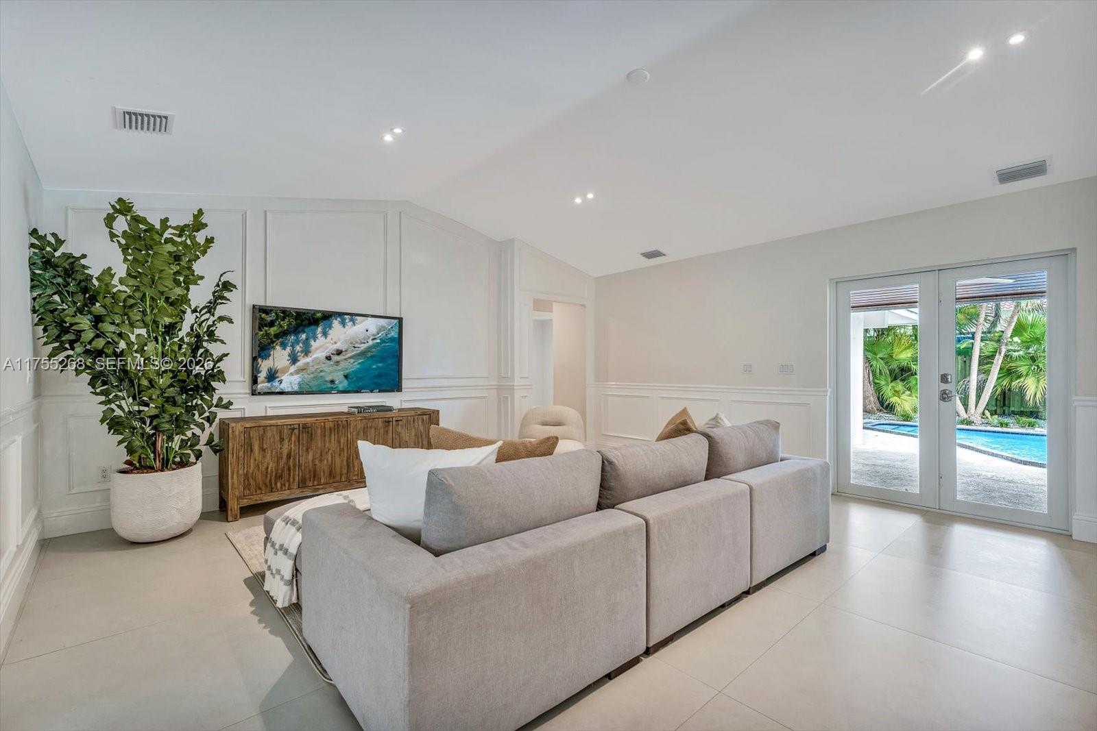 LIVE OAK ESTATES - Residential