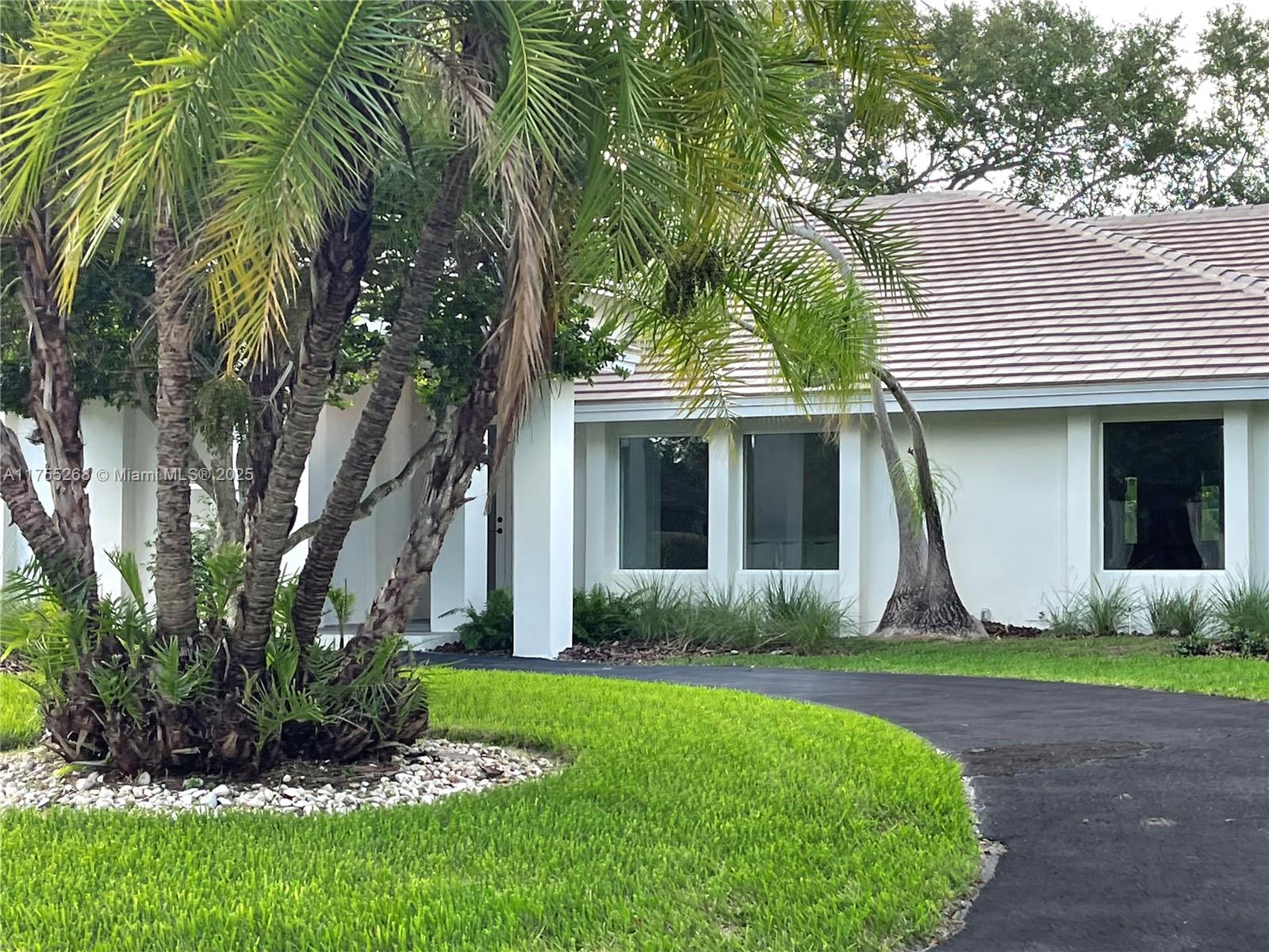 Property for Sale at 8513 Sw 169 Ter, Palmetto Bay, Miami-Dade County, Florida - Bedrooms: 5 
Bathrooms: 4  - $1,995,000