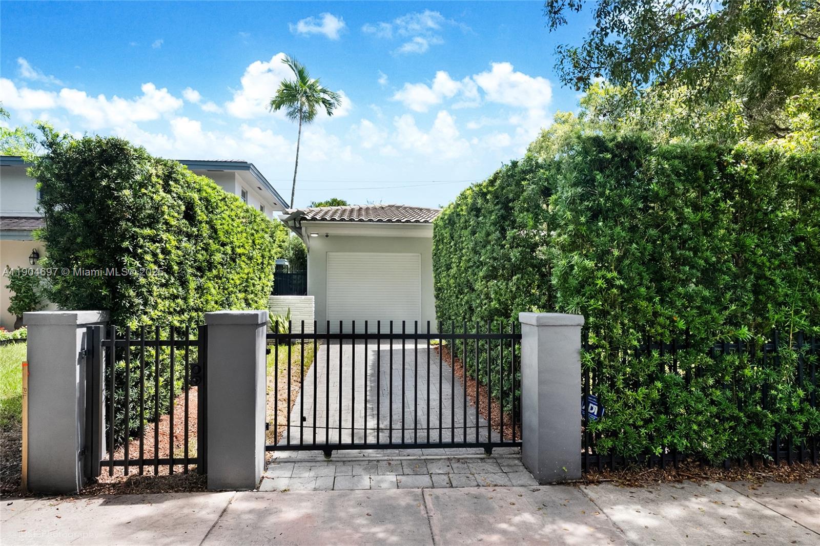 CORAL GABLES RIVIERA SEC - Residential Lease