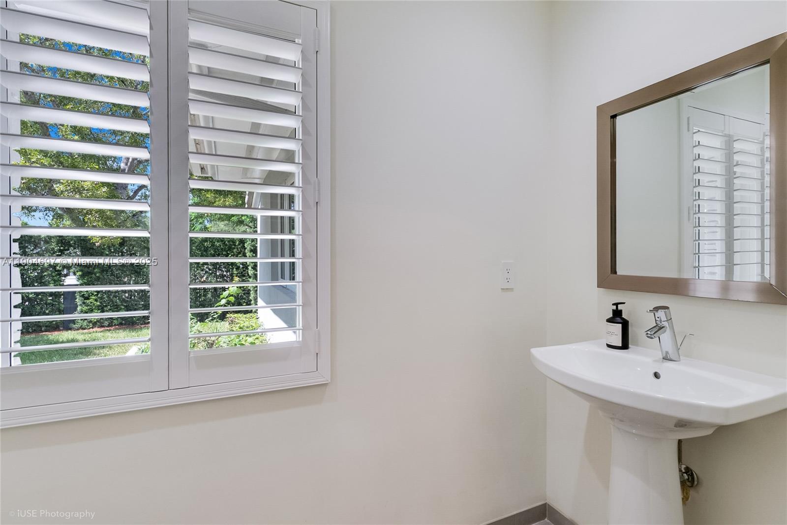 CORAL GABLES RIVIERA SEC - Residential Lease