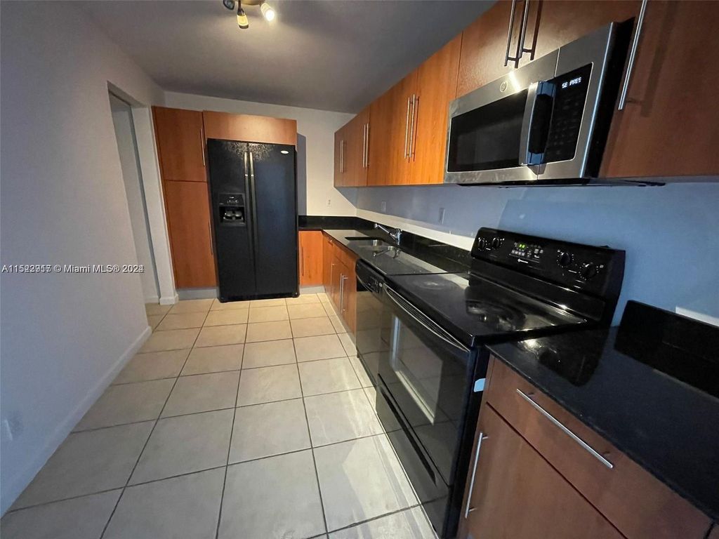 Photo of 3000 S Ocean Dr #406, Hollywood, FL 33019 (MLS # A11522917)