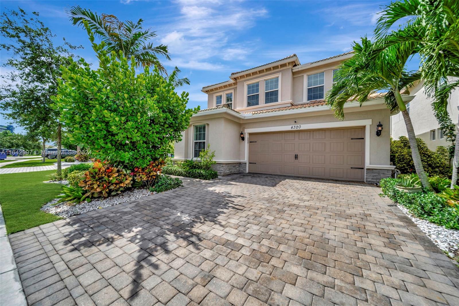 View Hollywood, FL 33021 house