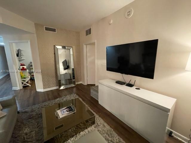 VIZCAYNE SOUTH CONDO - Residential