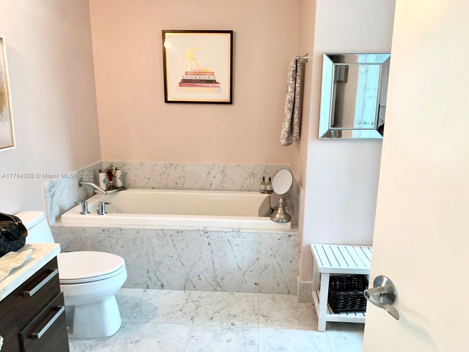 VIZCAYNE SOUTH CONDO - Residential