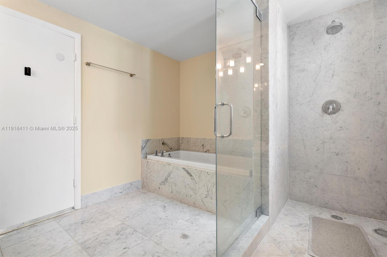 VIZCAYNE SOUTH CONDO - Residential