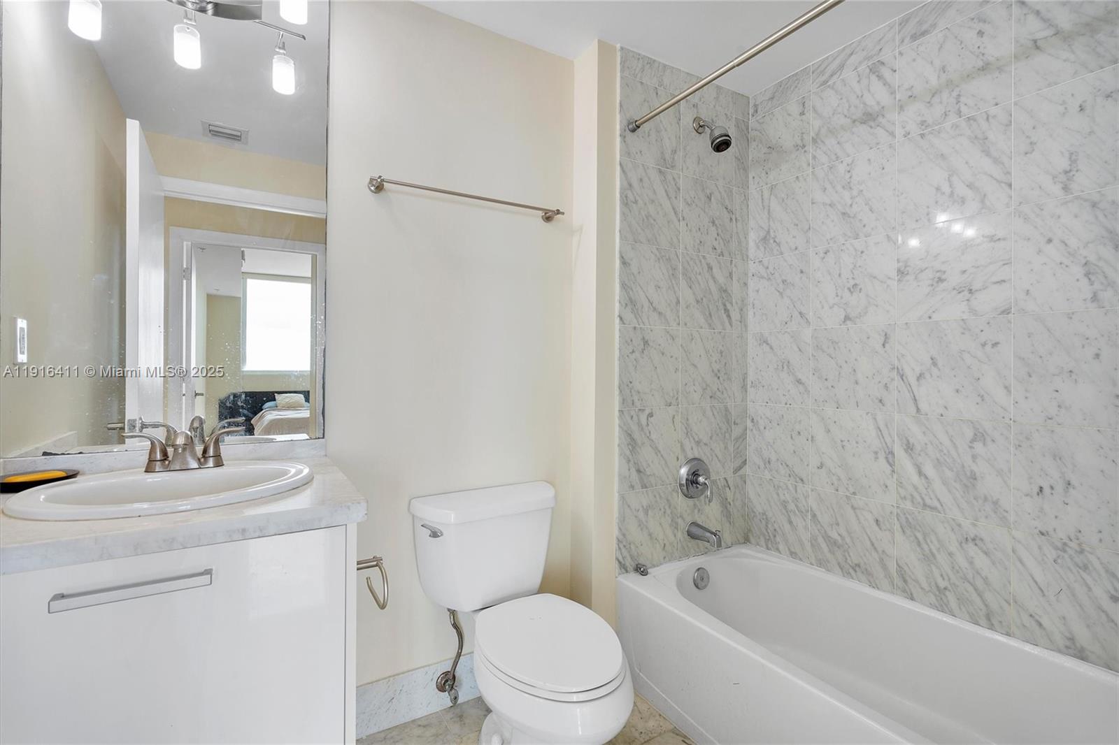 VIZCAYNE SOUTH CONDO - Residential