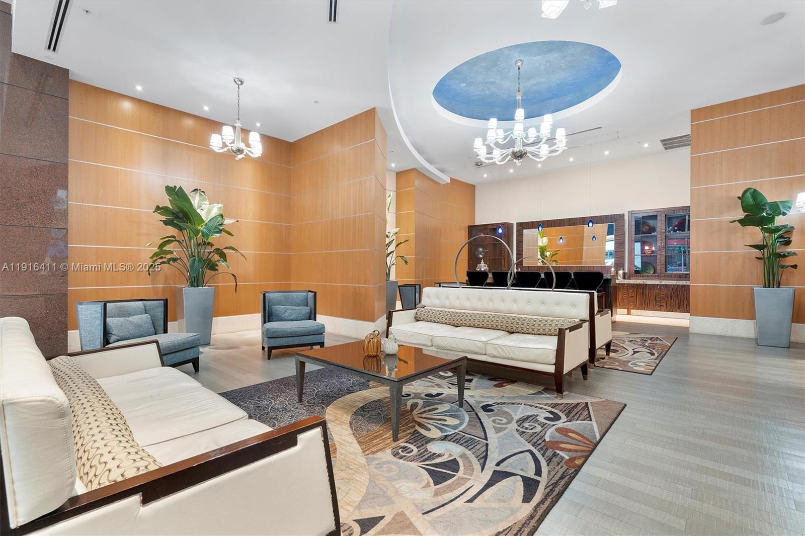 VIZCAYNE SOUTH CONDO - Residential