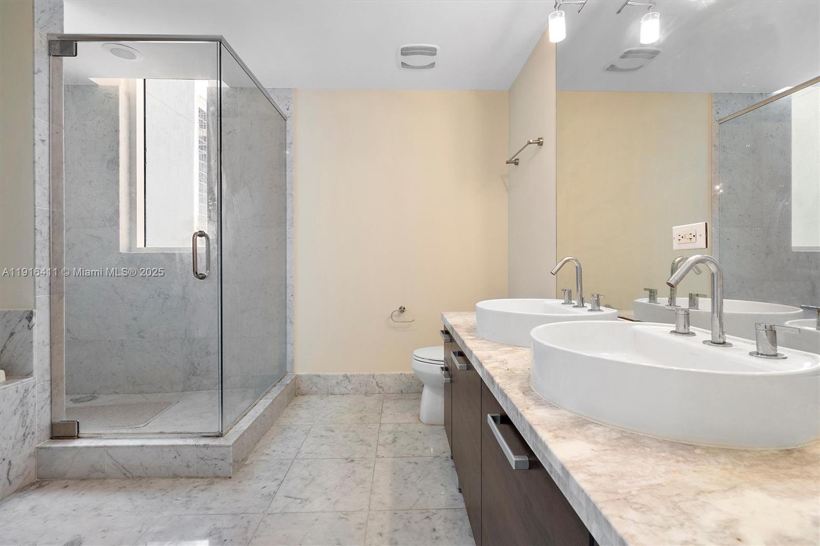 VIZCAYNE SOUTH CONDO - Residential