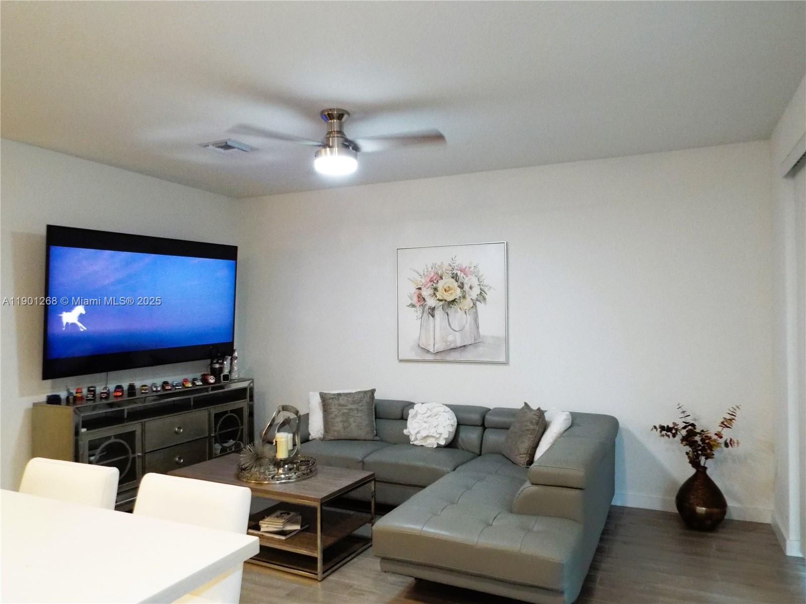 TOWNS AT SEASCAPE - Residential