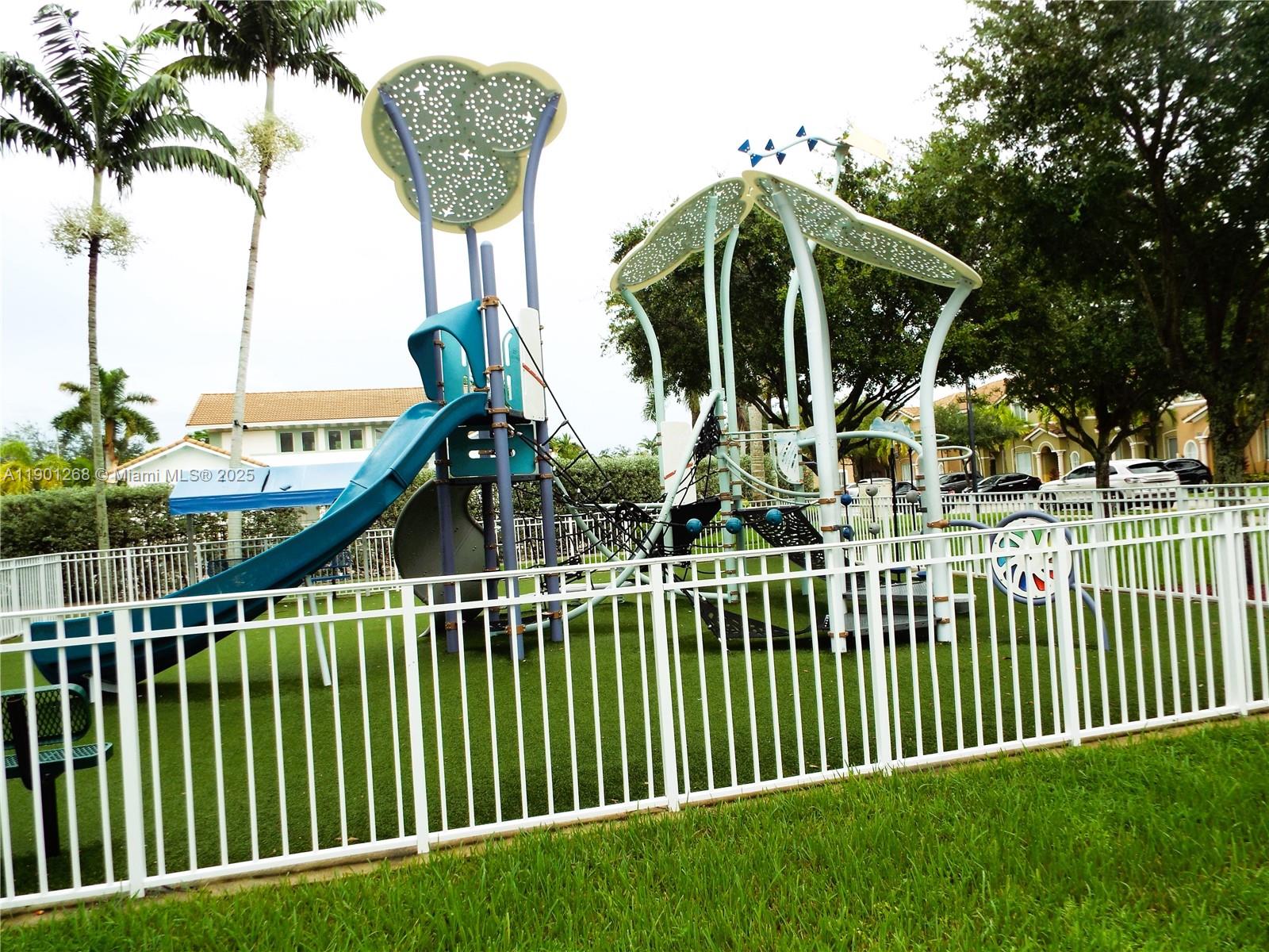 TOWNS AT SEASCAPE - Residential