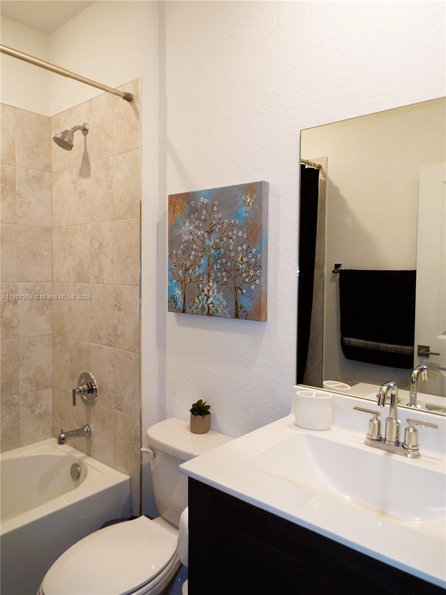 TOWNS AT SEASCAPE - Residential