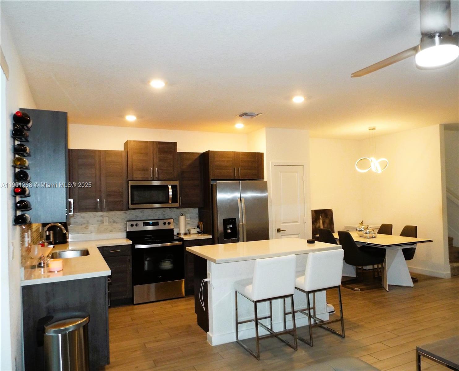 TOWNS AT SEASCAPE - Residential