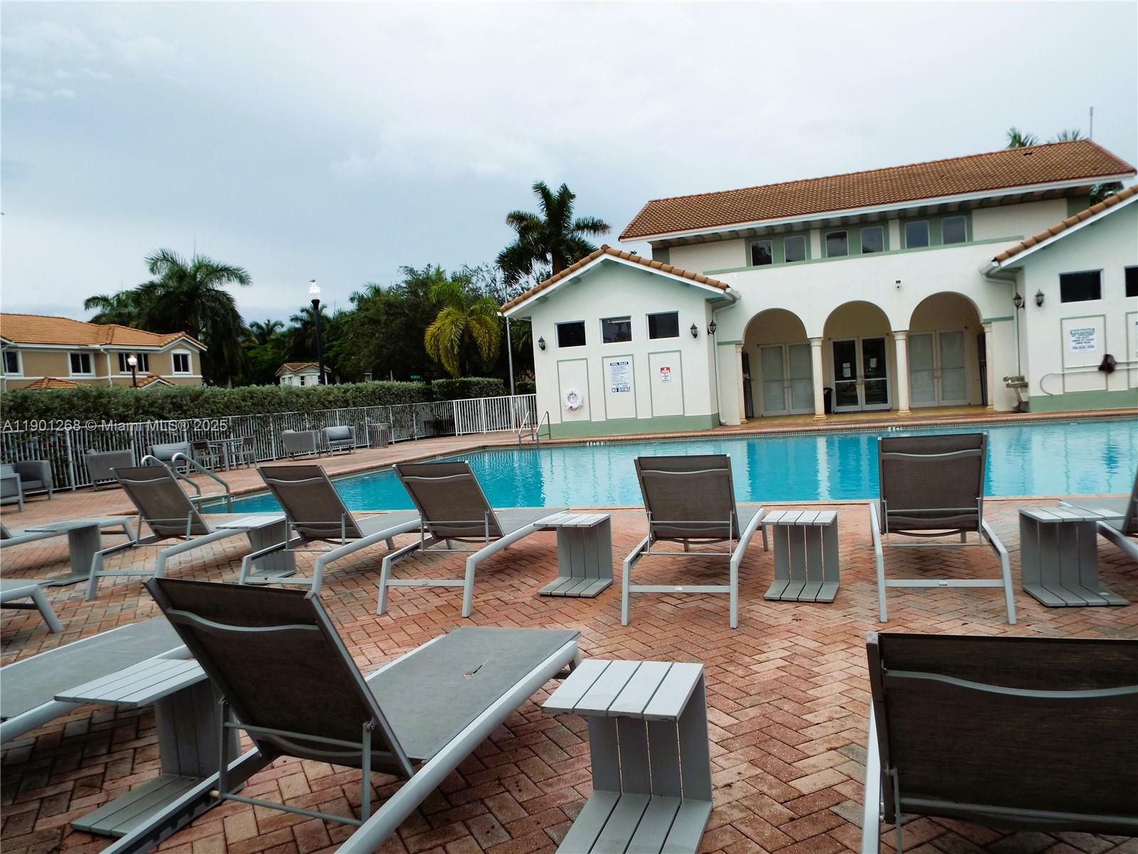 TOWNS AT SEASCAPE - Residential