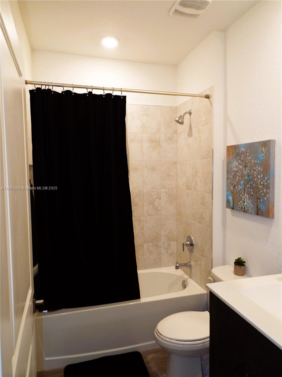 TOWNS AT SEASCAPE - Residential