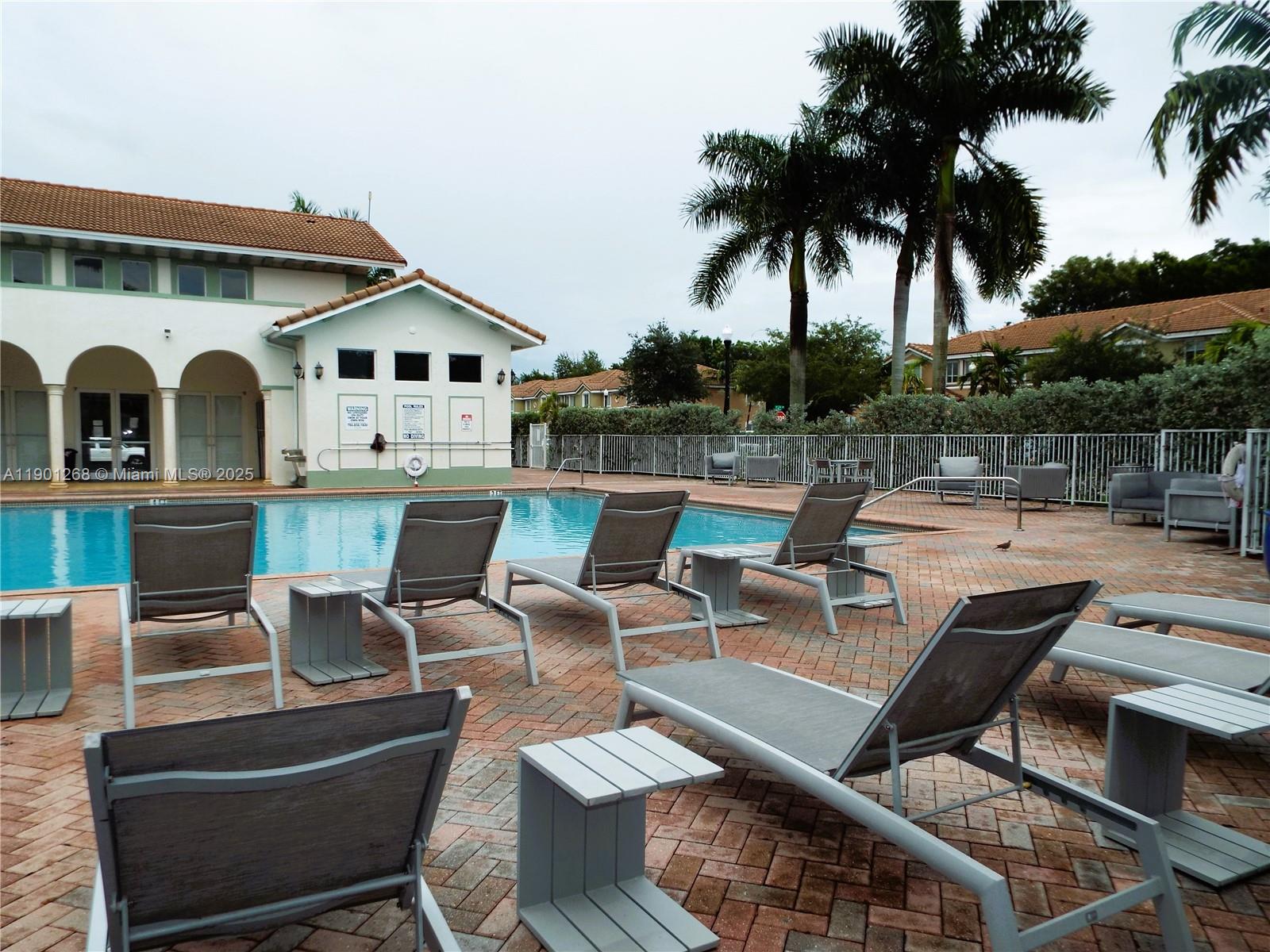 TOWNS AT SEASCAPE - Residential