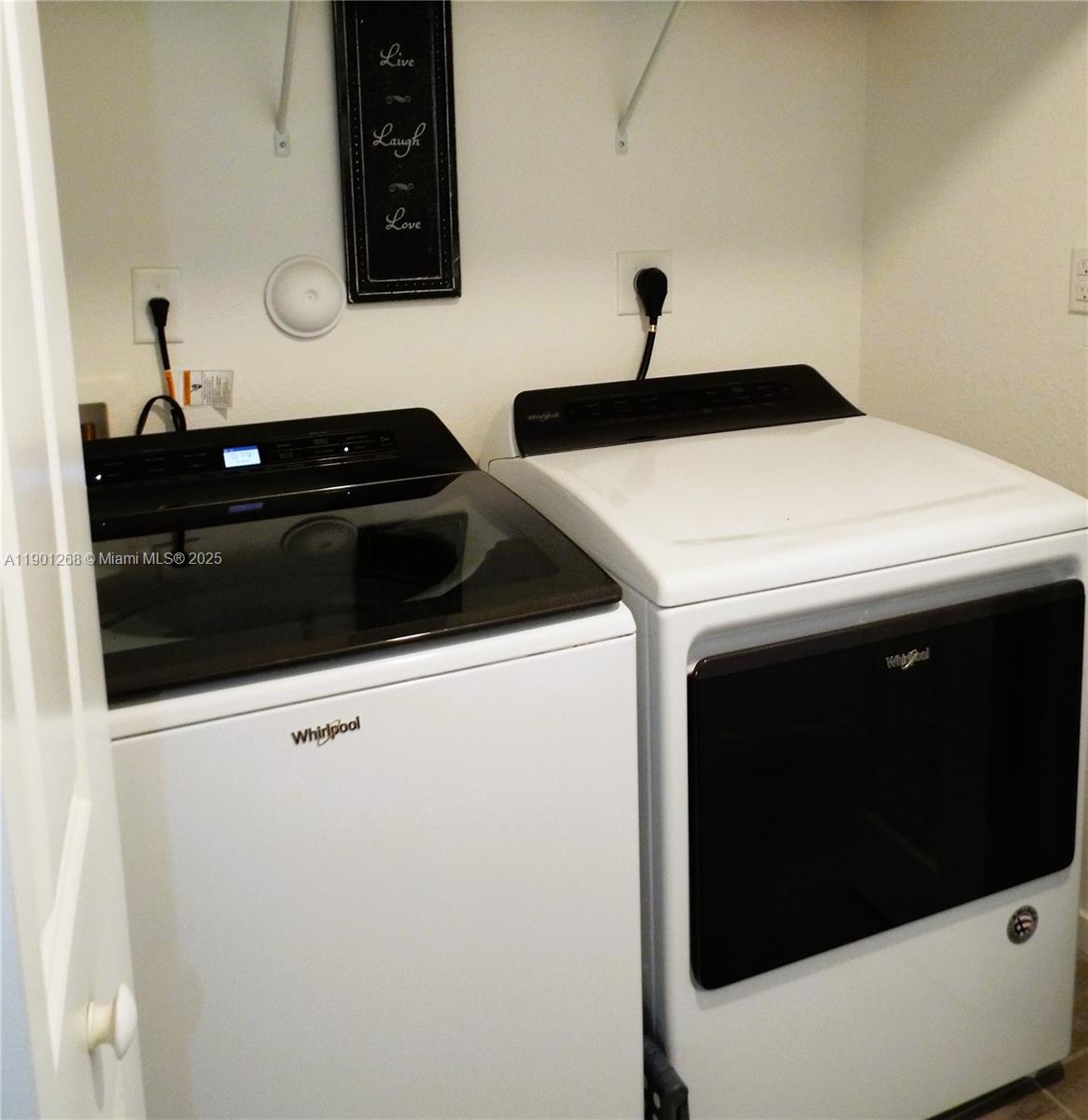 TOWNS AT SEASCAPE - Residential